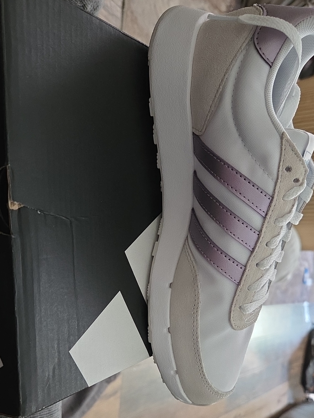 NWT Adidas Women’s White Lavender Stripe Sneakers w/ Box